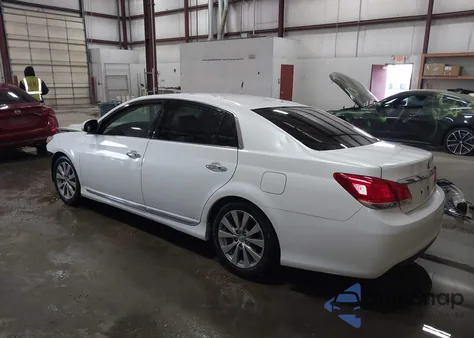 2011 Toyota Avalon Limited из США, поврежденный, VIN 4T1BK3DB8BU417230